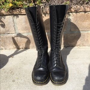 Dr. Martens 1B60 tall boots